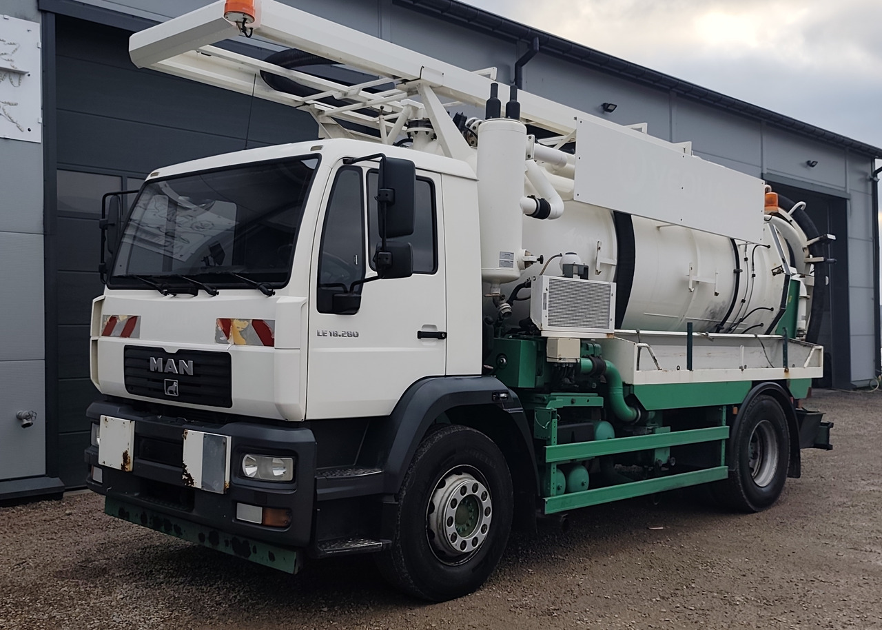 MAN MULLER - Vacuum truck: picture 1 MAN MULLER - Vacuum truck: picture 1