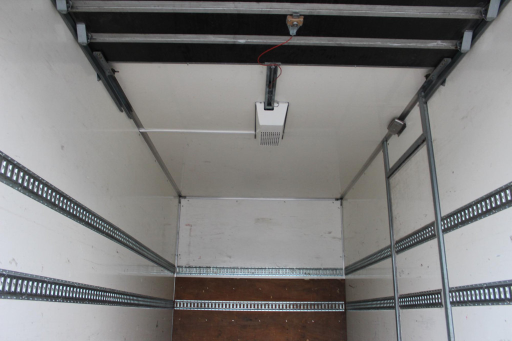 Mercedes-Benz Atego 916 Koffer LDW LBW NUR 98.597 km - Commercial vehicle: picture 3 Mercedes-Benz Atego 916 Koffer LDW LBW NUR 98.597 km - Commercial vehicle: picture 3