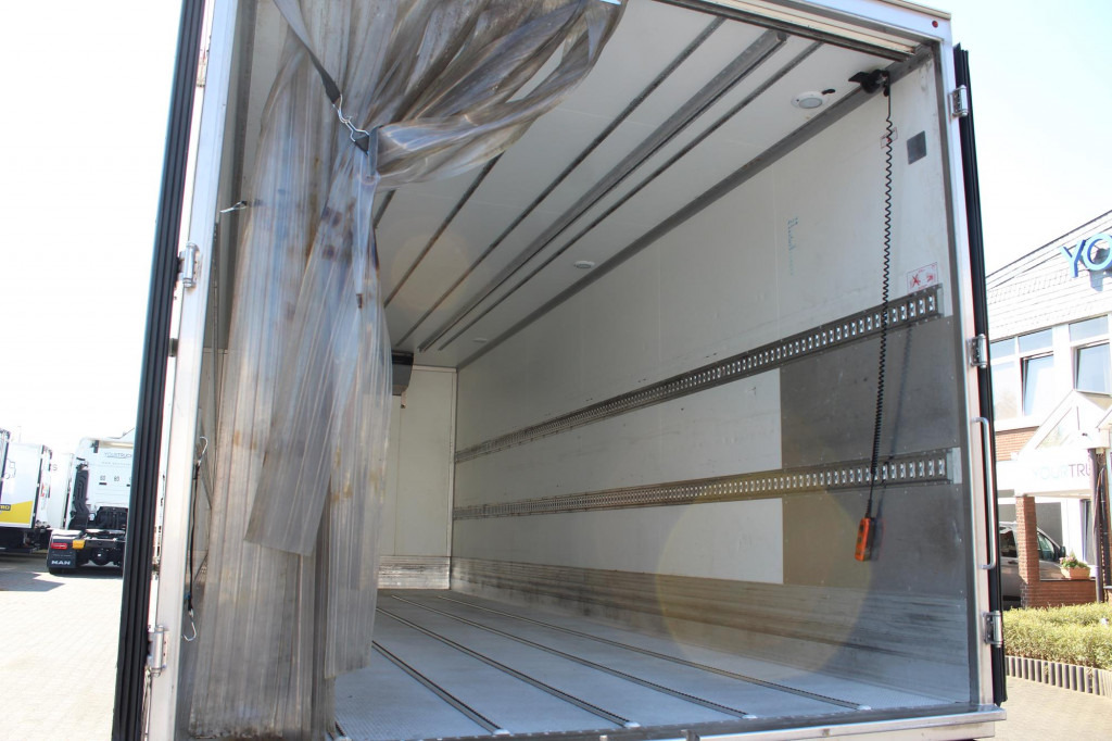 Daf LF 220 E6 Thermo KingT-1000R Türen+LBW Strom - Refrigerator truck: picture 3 Daf LF 220 E6 Thermo KingT-1000R Türen+LBW Strom - Refrigerator truck: picture 3