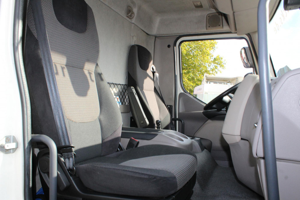 Daf LF  280 Koffer   Klima LDW Rolltor LBW  149Tkm - Box truck: picture 4 Daf LF  280 Koffer   Klima LDW Rolltor LBW  149Tkm - Box truck: picture 4