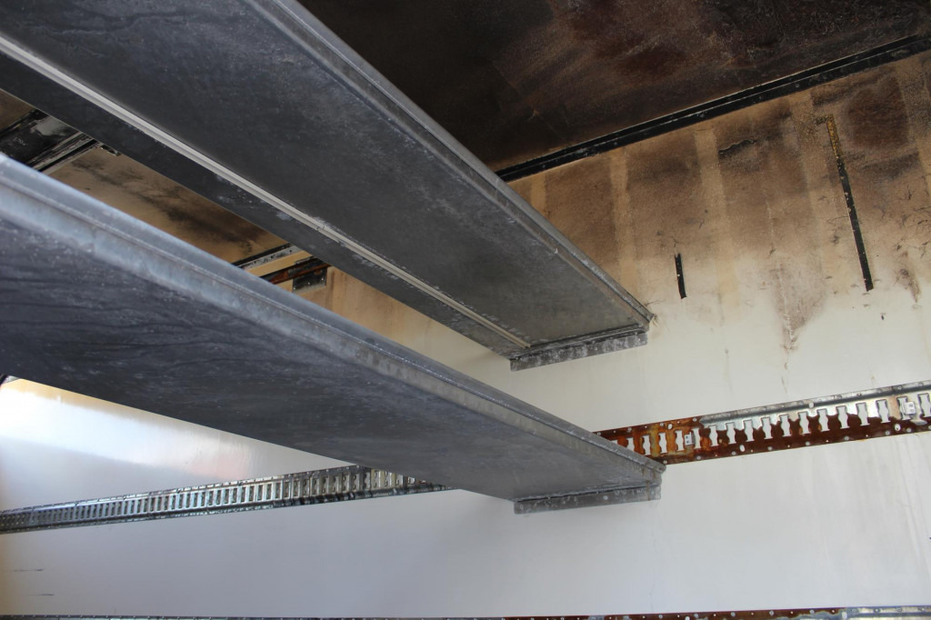 Renault D 7.5 E6 Kühler LBW+Rolltor Strom Klima 53Tkm! - Refrigerated van: picture 2 Renault D 7.5 E6 Kühler LBW+Rolltor Strom Klima 53Tkm! - Refrigerated van: picture 2