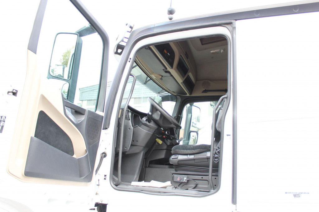 Mercedes-Benz Actros 1843 E6 ACC LDW Vollspoiler - Tractor unit: picture 2 Mercedes-Benz Actros 1843 E6 ACC LDW Vollspoiler - Tractor unit: picture 2