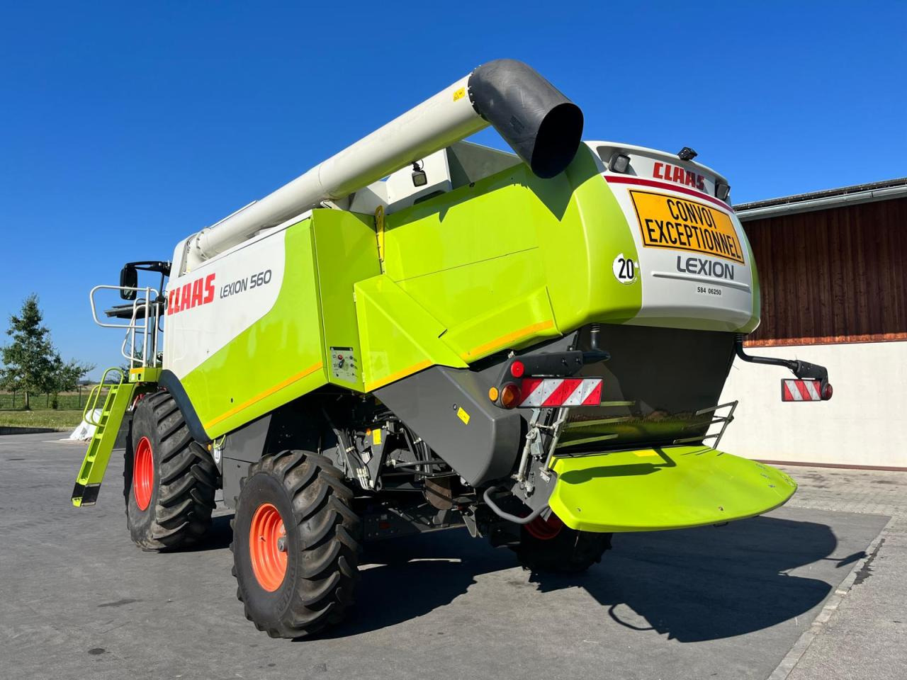CLAAS Lexion 550 mit Schneidwerk V750, mit 3D, Baujahr 2009, guter gepflegter Zustand - Combine harvester: picture 4 CLAAS Lexion 550 mit Schneidwerk V750, mit 3D, Baujahr 2009, guter gepflegter Zustand - Combine harvester: picture 4