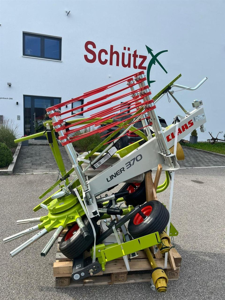 CLAAS Liner 370 Tandem / NEU und UNBENUTZT / Baujahr 202 - Tedder/ Rake: picture 1 CLAAS Liner 370 Tandem / NEU und UNBENUTZT / Baujahr 202 - Tedder/ Rake: picture 1