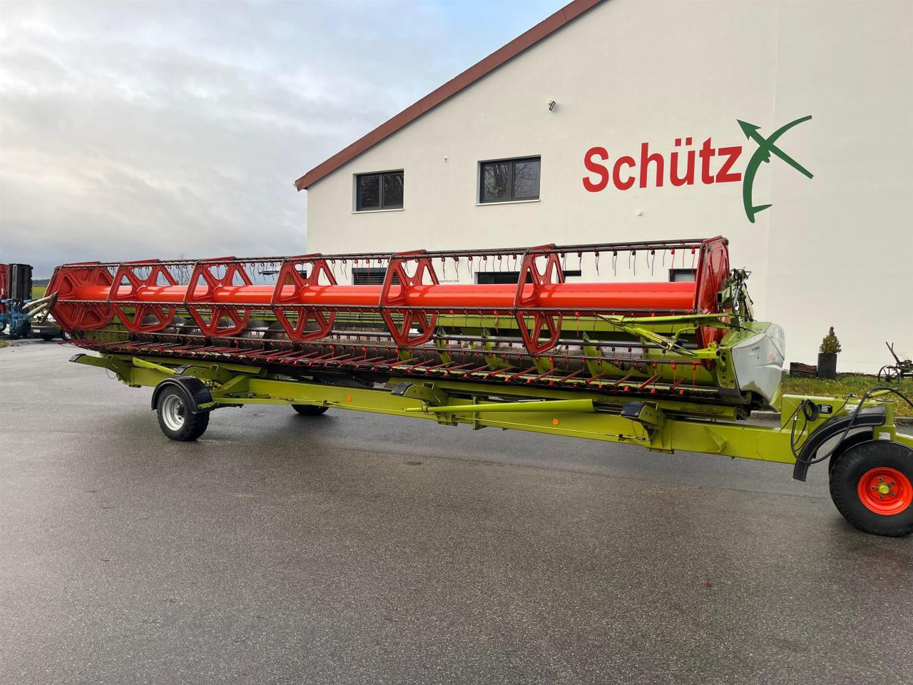 CLAAS Schneidwerk Vario V900 mit Wagen, Rapsausrüstung - Combine header trailer: picture 2 CLAAS Schneidwerk Vario V900 mit Wagen, Rapsausrüstung - Combine header trailer: picture 2