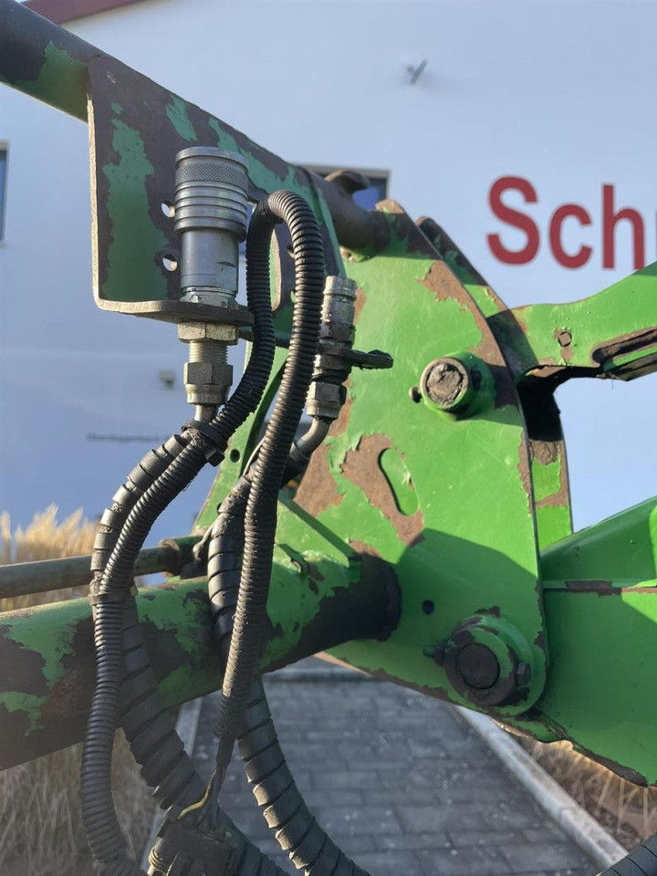 Farm tractor John Deere 6830 Power Quad plus mit Frontlader und FZW, front PTO: picture 15 Farm tractor John Deere 6830 Power Quad plus mit Frontlader und FZW, front PTO: picture 15