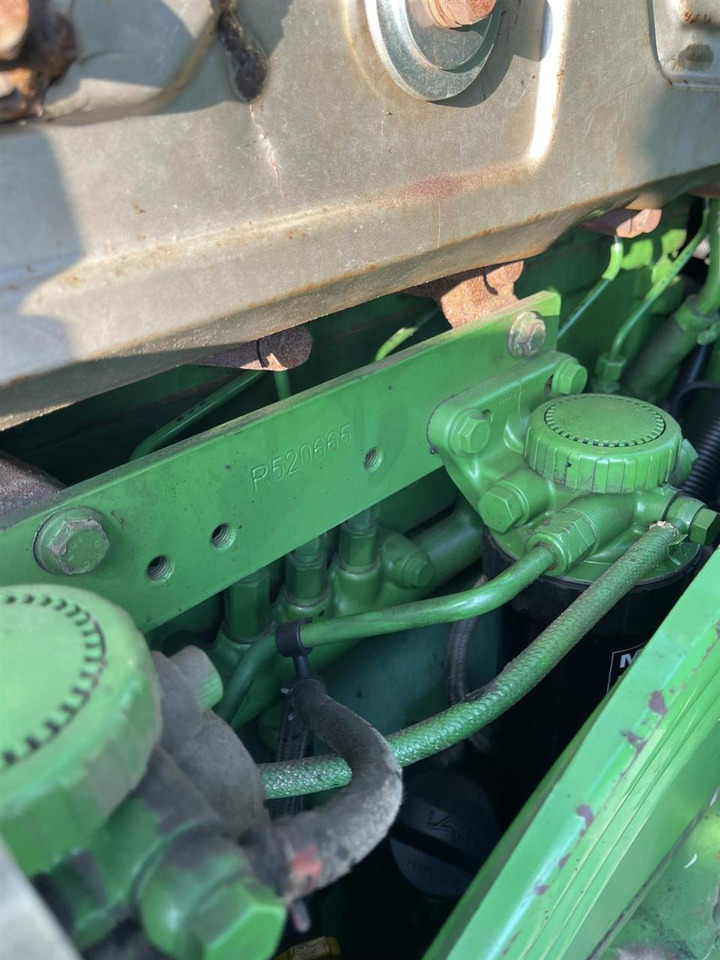 Farm tractor John Deere 6830 Power Quad plus mit Frontlader und FZW, front PTO: picture 16 Farm tractor John Deere 6830 Power Quad plus mit Frontlader und FZW, front PTO: picture 16