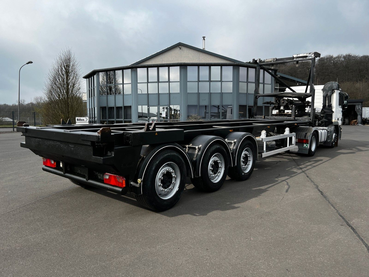 H&W 3- Achs Auflieger für Presscontainer H&W 3- Achs Auflieger für Presscontainer - Container transporter/ Swap body semi-trailer: picture 1 H&W 3- Achs Auflieger für Presscontainer H&W 3- Achs Auflieger für Presscontainer - Container transporter/ Swap body semi-trailer: picture 1