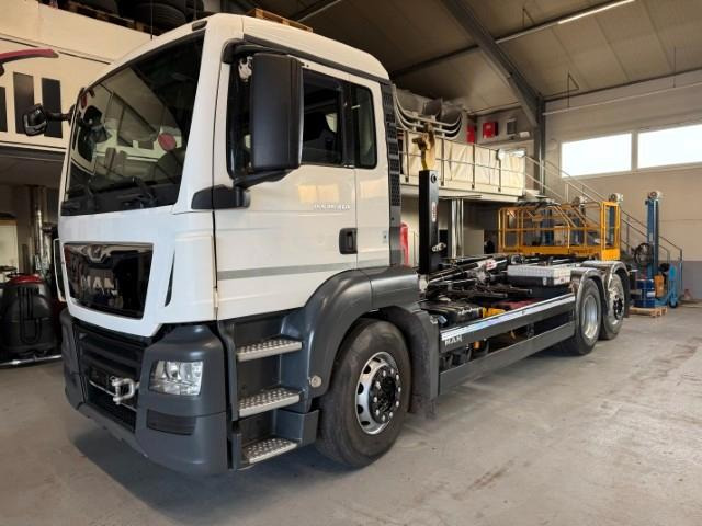 MAN 26.460 6x2 Hyva 20.26 Motorschaden S - Hook lift truck: picture 3 MAN 26.460 6x2 Hyva 20.26 Motorschaden S - Hook lift truck: picture 3