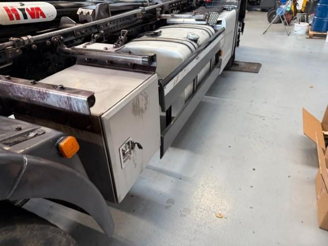 Hook lift truck MAN 26.460 6x2 Hyva 20.26 Motorschaden  S: picture 10