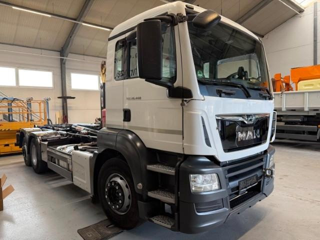 Hook lift truck MAN 26.460 6x2 Hyva 20.26 Motorschaden  S: picture 14