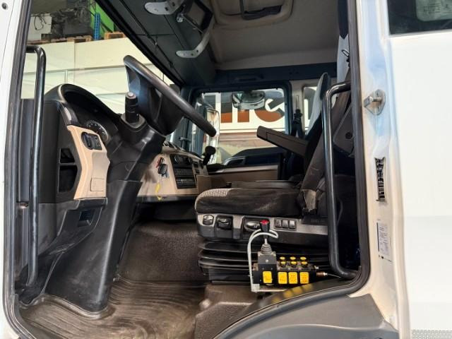 Hook lift truck MAN 26.460 6x2 Hyva 20.26 Motorschaden  S: picture 16