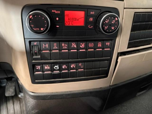 Hook lift truck MAN 26.460 6x2 Hyva 20.26 Motorschaden  S: picture 21