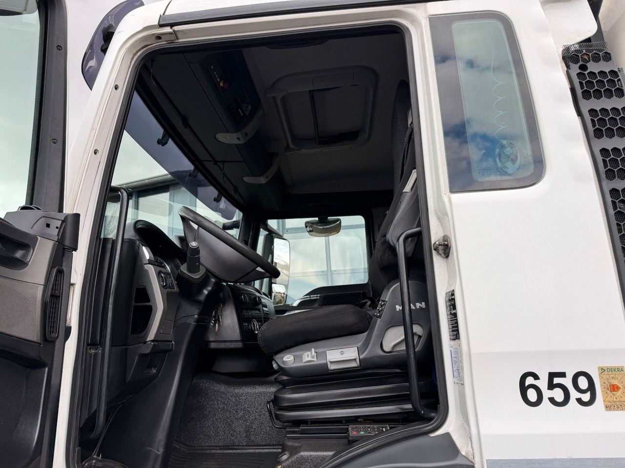 Garbage truck MAN TGS 32.360 8x2 Euro 5 Faun Rotopress 525 L MAN TGS 32.360 8x2 Euro 5 Faun Rotopress 525 L: picture 12