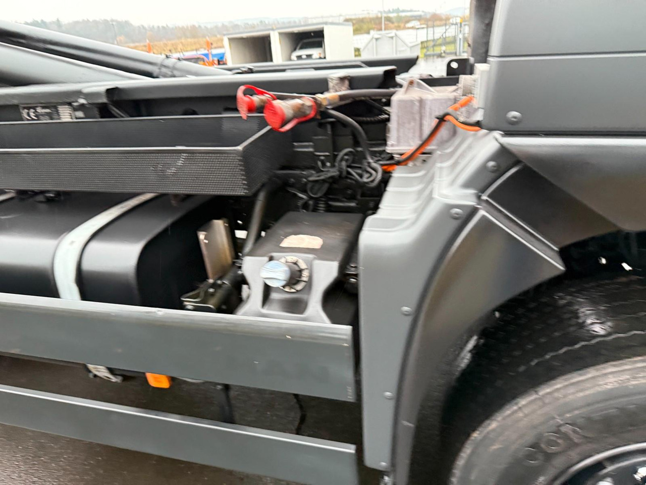 MAN TGS 33.400 6x6 Blattfederung Original 120500 km - Hook lift truck: picture 5 MAN TGS 33.400 6x6 Blattfederung Original 120500 km - Hook lift truck: picture 5