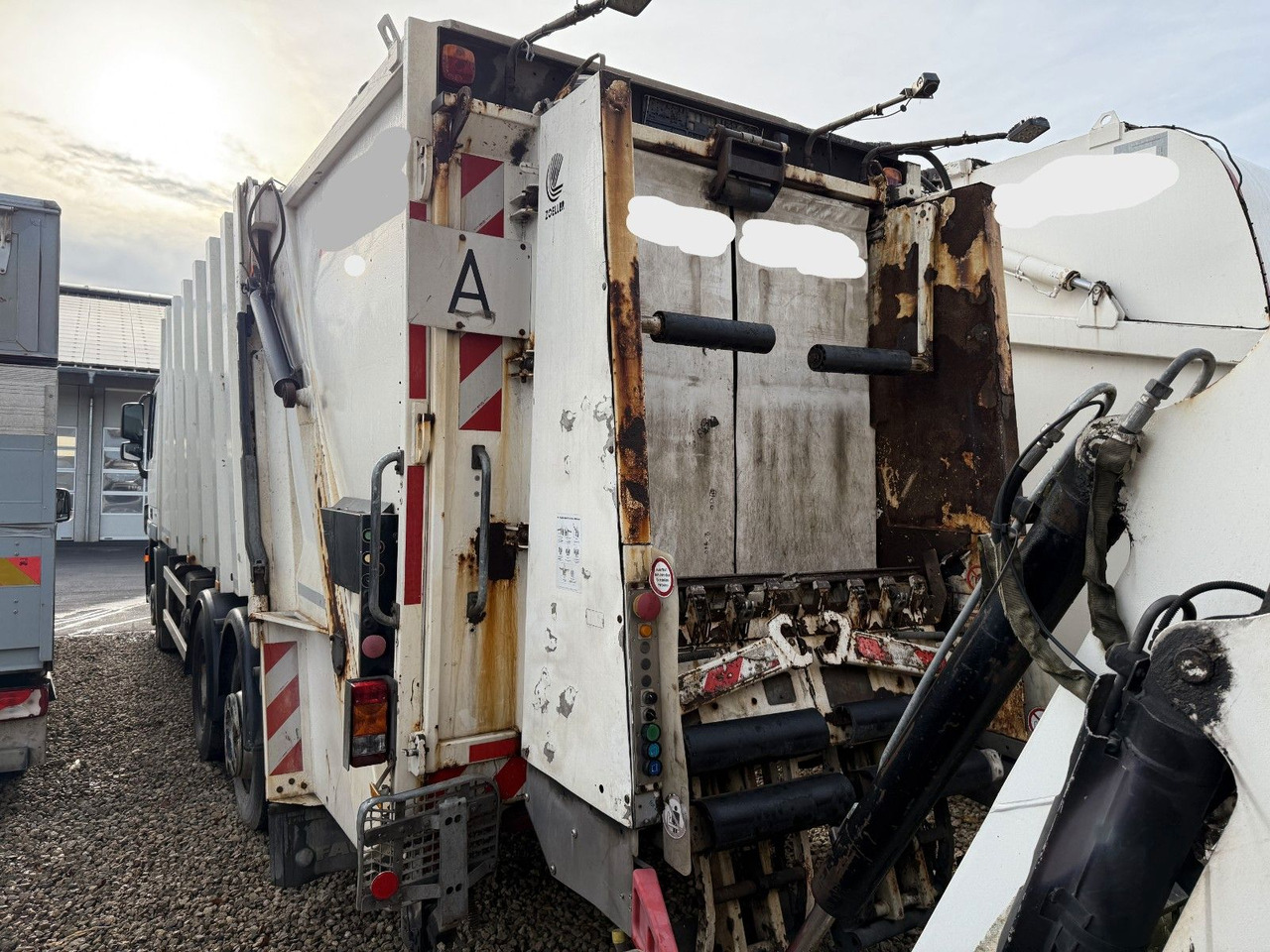 Garbage truck Mercedes-Benz Actros 2532 6x2 MP3 Faun Power Press 524: picture 18