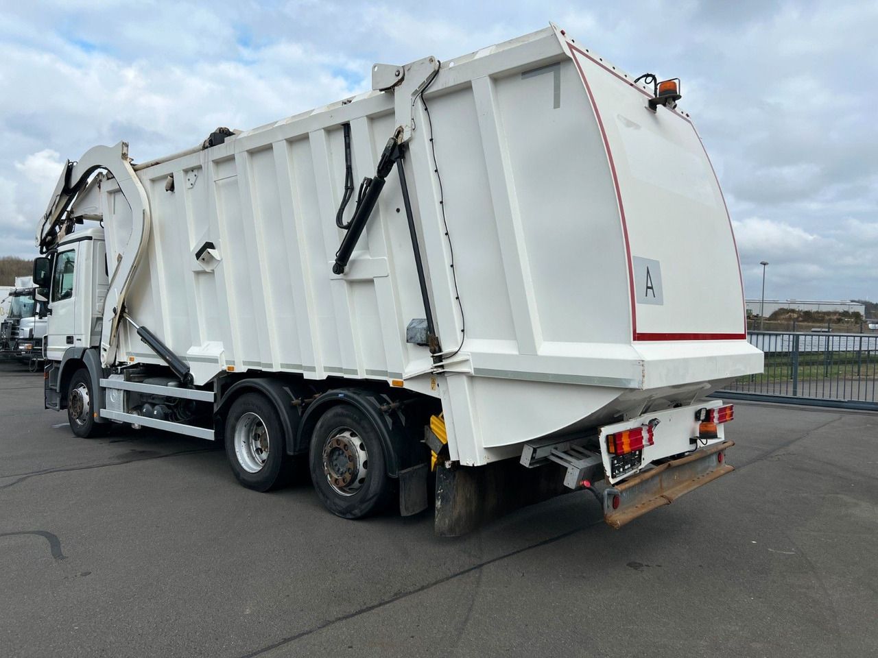 Garbage truck Mercedes-Benz Actros 2532 MP 3 Faun Frontlader 533 Waage Mercedes-Benz Actros 2532 MP 3 Faun Frontlader 533 Waage: picture 8
