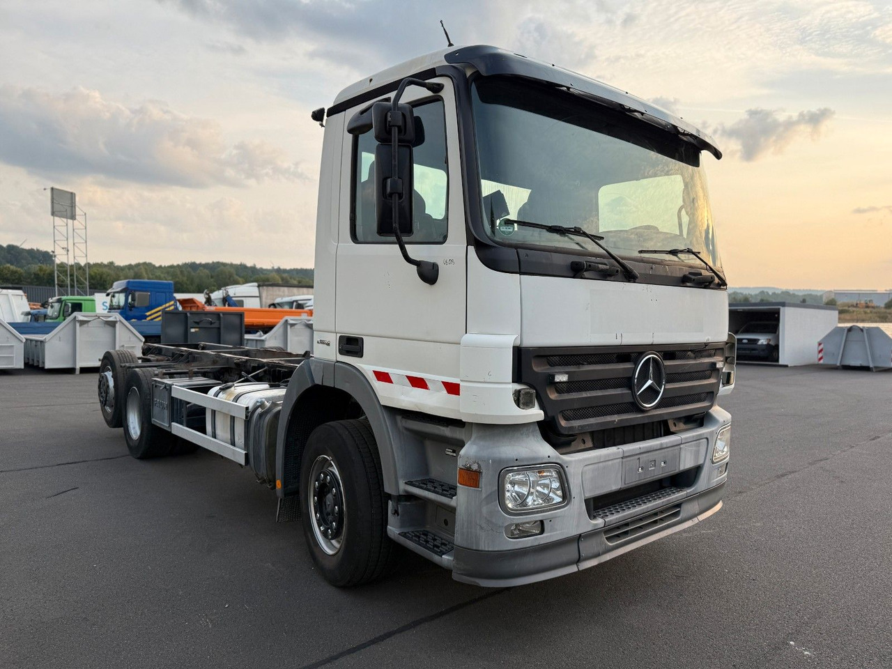 Mercedes-Benz Actros MP 2 2532 6x2 - Cab chassis truck: picture 4 Mercedes-Benz Actros MP 2 2532 6x2 - Cab chassis truck: picture 4
