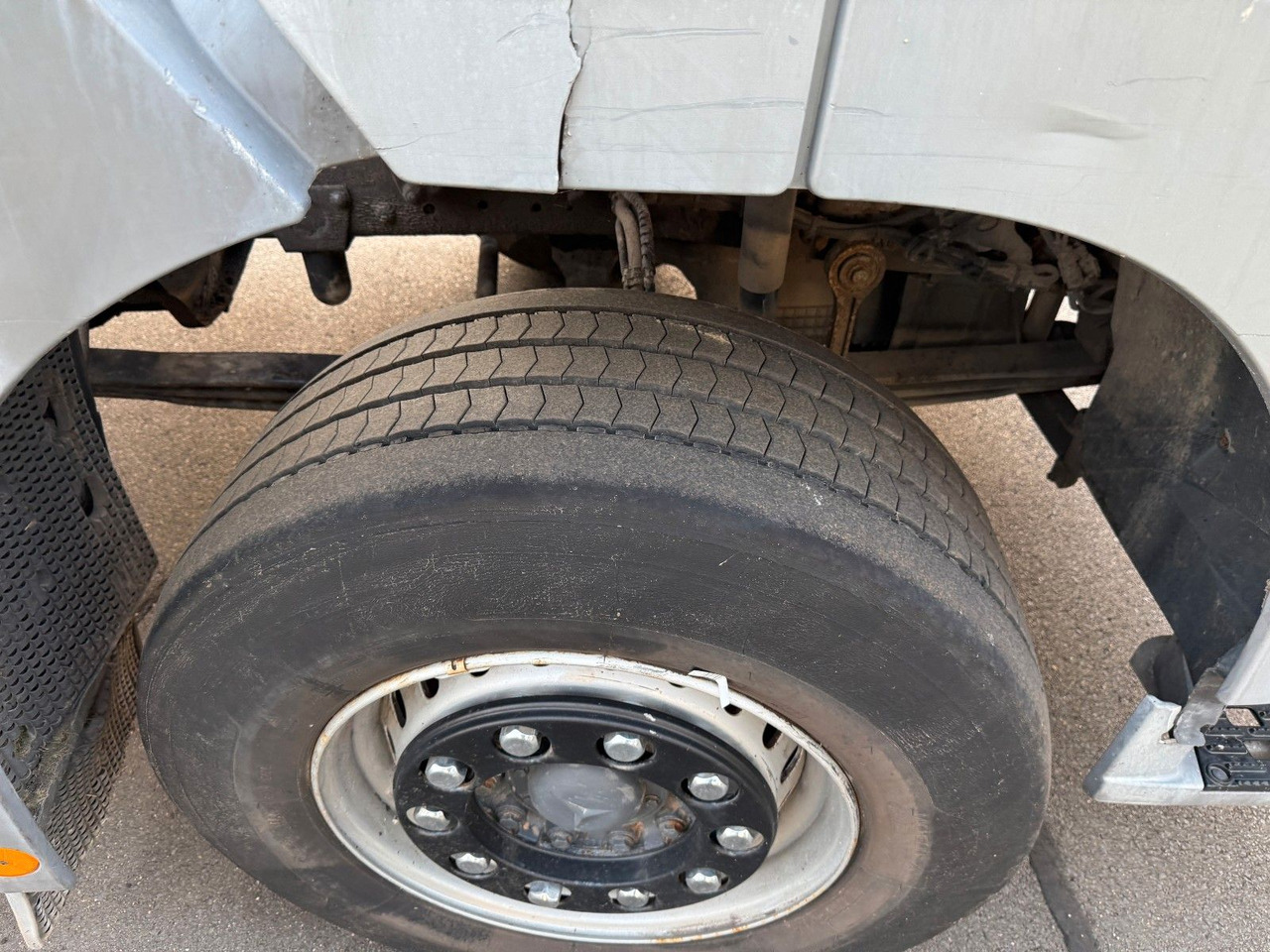 Mercedes-Benz Actros MP 2 2532 6x2 - Cab chassis truck: picture 5 Mercedes-Benz Actros MP 2 2532 6x2 - Cab chassis truck: picture 5