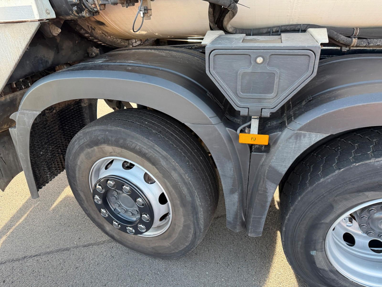 Mercedes-Benz Arocs 3236 8x2 Faun Rotopress 525 C Delta Lift - Garbage truck: picture 4 Mercedes-Benz Arocs 3236 8x2 Faun Rotopress 525 C Delta Lift - Garbage truck: picture 4