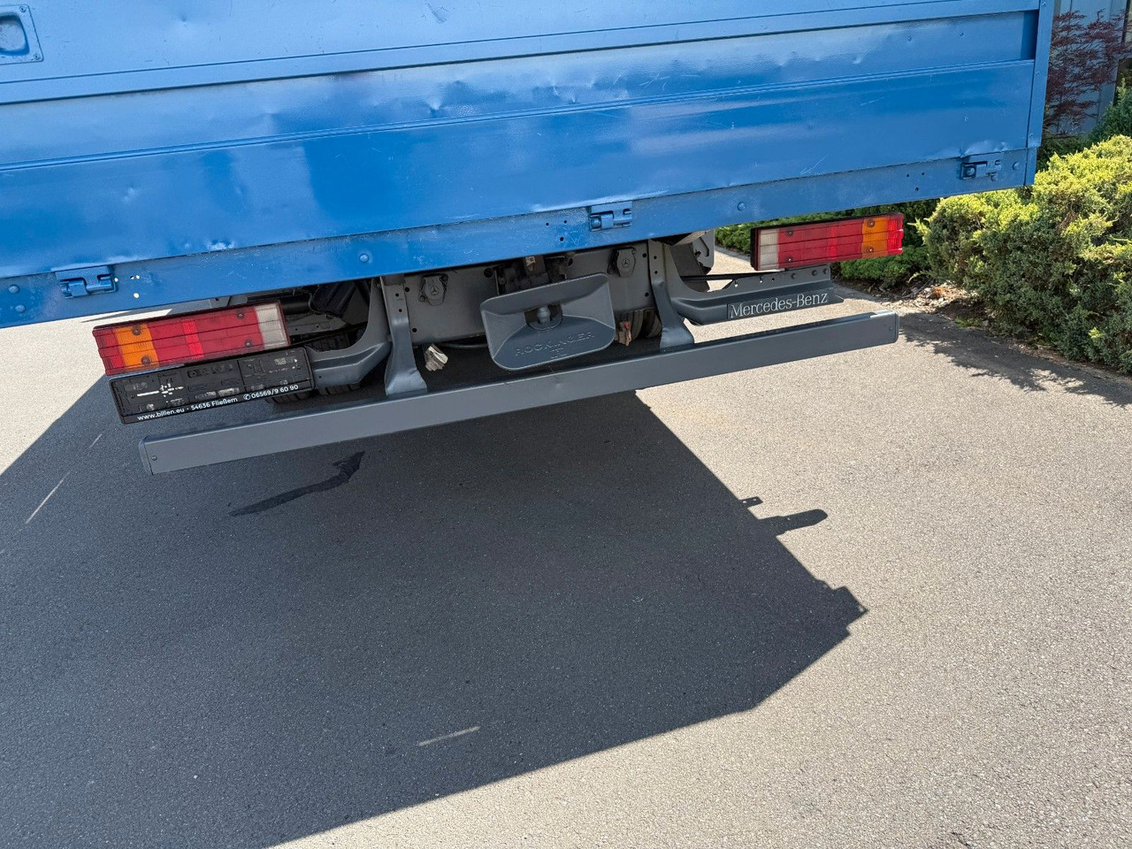 Dropside/ Flatbed truck Mercedes-Benz Atego 816  Euro 5 AHK + Druckluftanschlüssen: picture 14