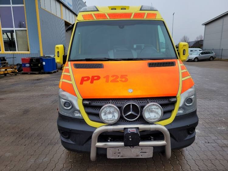 MERCEDES – BENZ SPRINTER 2.2D AMBULANCE (PROFILE) KLIMA 11.2014 EURO 5  - Ambulance: picture 2 MERCEDES – BENZ SPRINTER 2.2D AMBULANCE (PROFILE) KLIMA 11.2014 EURO 5  - Ambulance: picture 2