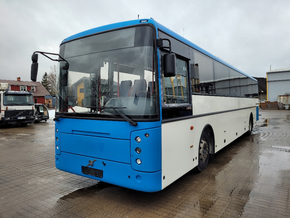 VOLVO B9R VEST CONTRAST, KLIIMA, 10.2012, EURO 5, HANDICAP LIFT, 51 seats, 12,8m - Suburban bus: picture 2 VOLVO B9R VEST CONTRAST, KLIIMA, 10.2012, EURO 5, HANDICAP LIFT, 51 seats, 12,8m - Suburban bus: picture 2