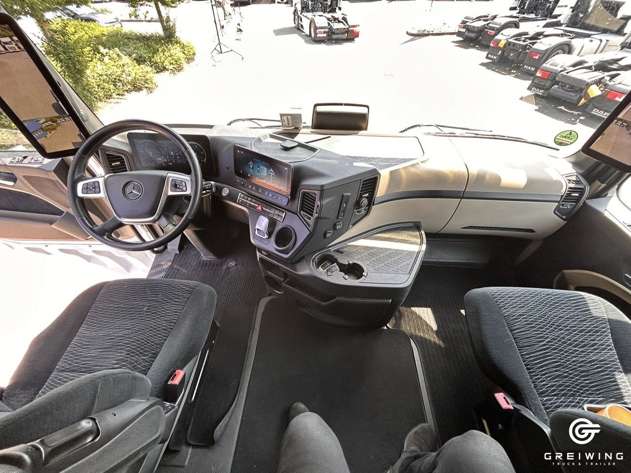 Tractor unit Mercedes-Benz 1845 LS 4x2, Bigspace, Retarder: picture 9