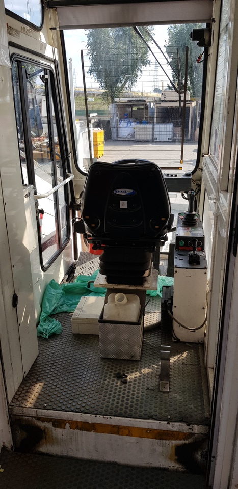 AVIOGEI Ambulift E747 (Half Cab) - Ambulift: picture 5 AVIOGEI Ambulift E747 (Half Cab) - Ambulift: picture 5