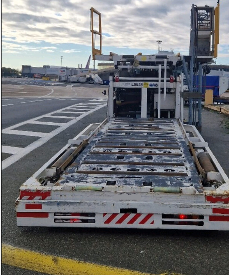 Air Marrel LAM3500DP - Aircraft cargo loader: picture 3 Air Marrel LAM3500DP - Aircraft cargo loader: picture 3