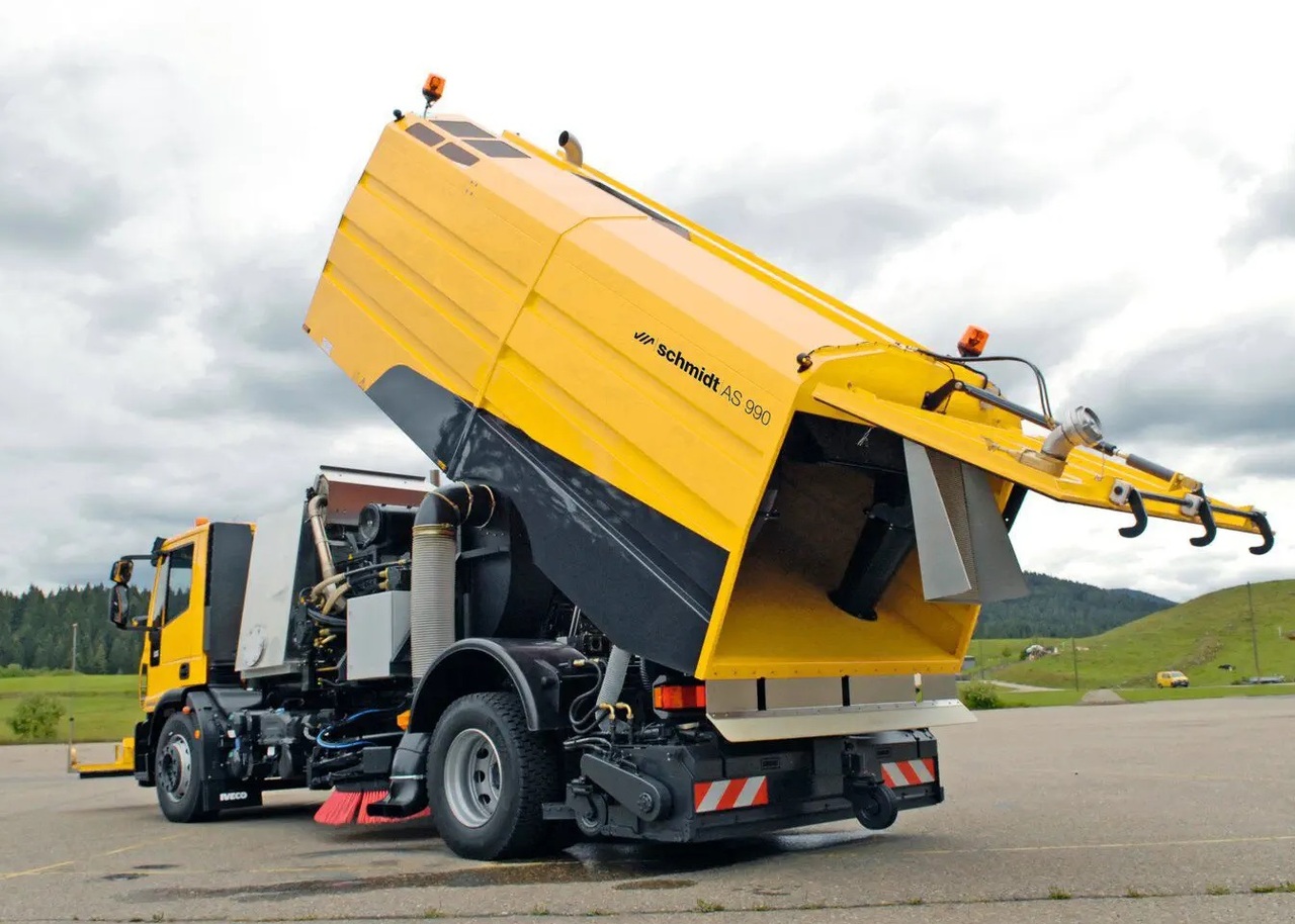 Runway Sweeper Schmidt AS990 - Road sweeper: picture 4 Runway Sweeper Schmidt AS990 - Road sweeper: picture 4