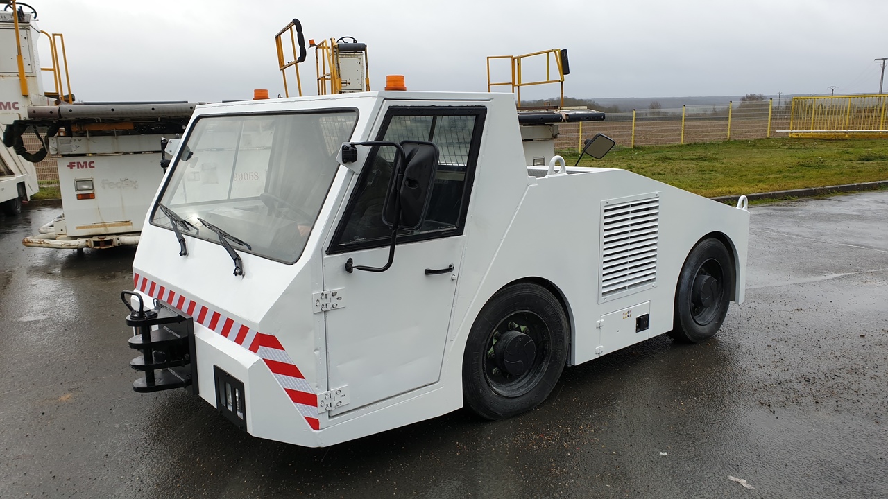 SOVAM K100 - Pushback tractor: picture 1 SOVAM K100 - Pushback tractor: picture 1