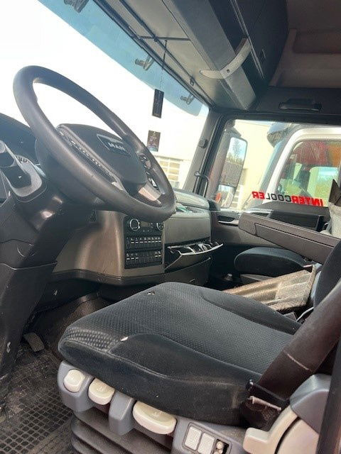 MAN TGX 18.440 .440 - Tractor unit: picture 3 MAN TGX 18.440 .440 - Tractor unit: picture 3