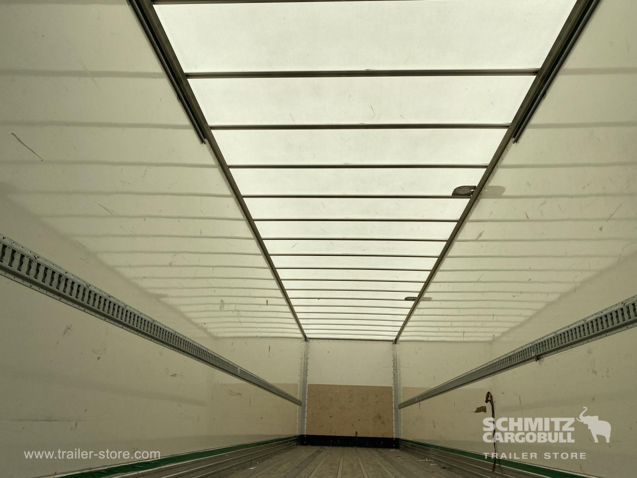 Closed box semi-trailer FRUEHAUF Dryfreight Standard Roller shutter door: picture 8