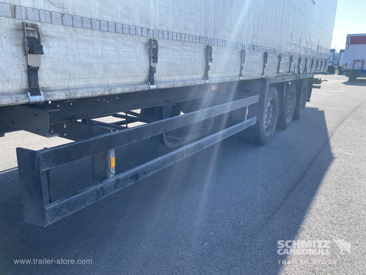 SCHMITZ Curtainsider Standard - Curtainsider semi-trailer: picture 2 SCHMITZ Curtainsider Standard - Curtainsider semi-trailer: picture 2