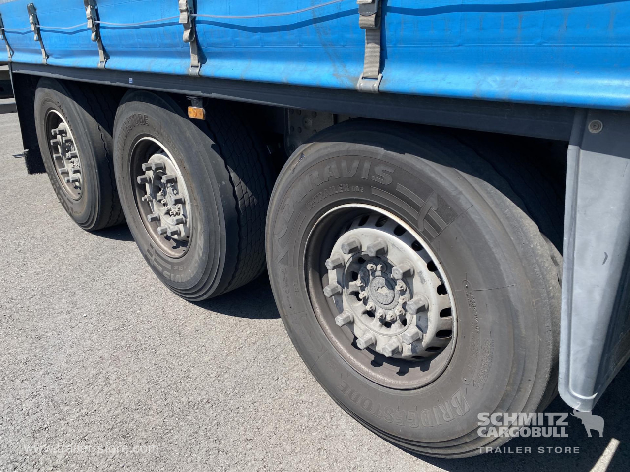 SCHMITZ Curtainsider Standard - Curtainsider semi-trailer: picture 4 SCHMITZ Curtainsider Standard - Curtainsider semi-trailer: picture 4