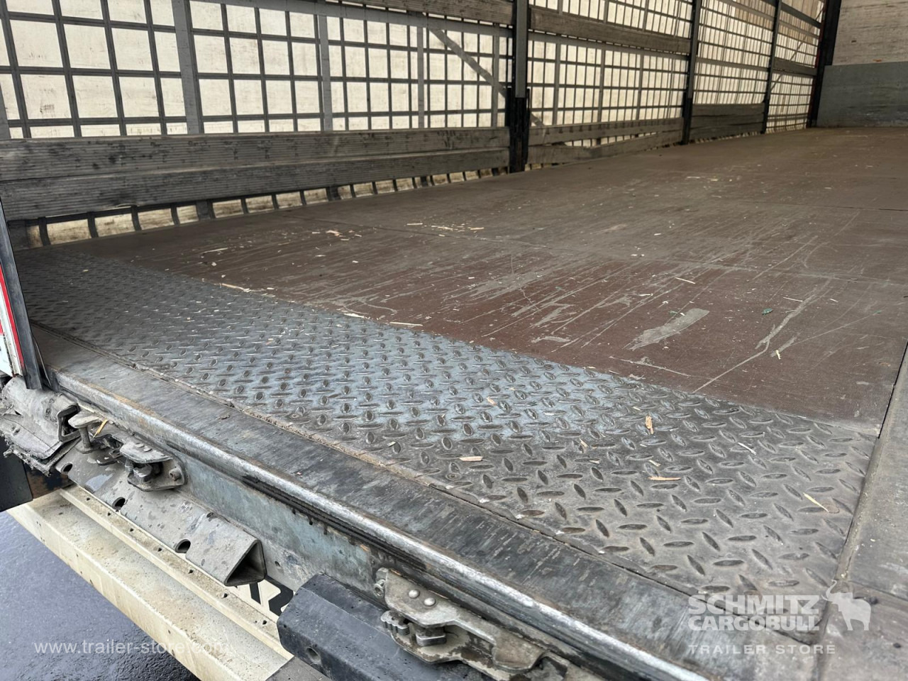 SCHMITZ Curtainsider Standard - Curtainsider semi-trailer: picture 5 SCHMITZ Curtainsider Standard - Curtainsider semi-trailer: picture 5