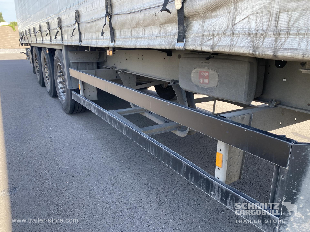 SCHMITZ Curtainsider Standard - Curtainsider semi-trailer: picture 4 SCHMITZ Curtainsider Standard - Curtainsider semi-trailer: picture 4