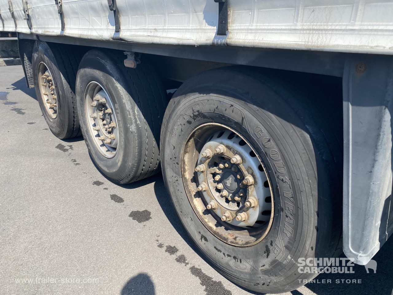 SCHMITZ Curtainsider Standard - Curtainsider semi-trailer: picture 3 SCHMITZ Curtainsider Standard - Curtainsider semi-trailer: picture 3