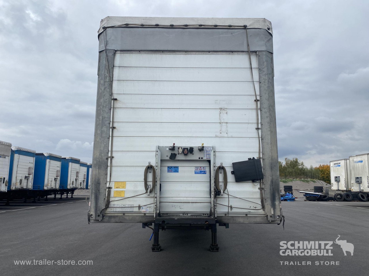 Curtainsider semi-trailer SCHMITZ Curtainsider Standard Taillift: picture 8 Curtainsider semi-trailer SCHMITZ Curtainsider Standard Taillift: picture 8