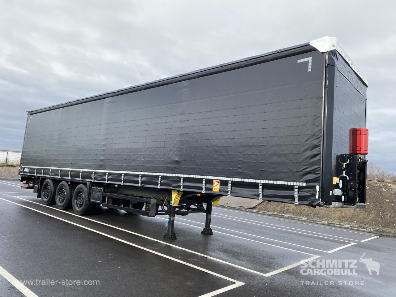 SCHMITZ Curtainsider Standard Taillift - Curtainsider semi-trailer: picture 1 SCHMITZ Curtainsider Standard Taillift - Curtainsider semi-trailer: picture 1