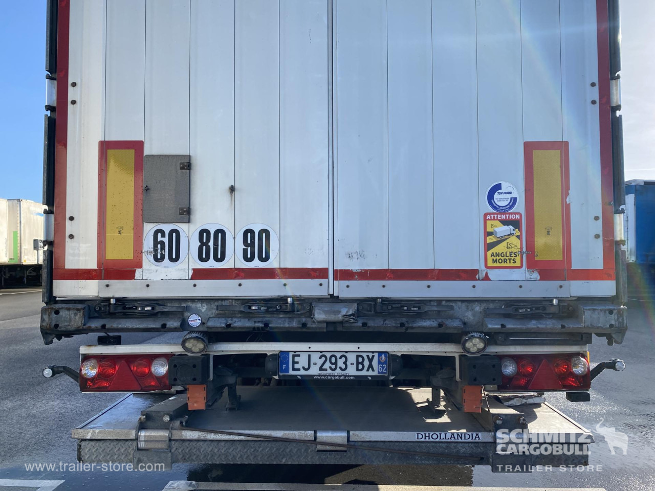 SCHMITZ Curtainsider Standard Taillift - Curtainsider semi-trailer: picture 3 SCHMITZ Curtainsider Standard Taillift - Curtainsider semi-trailer: picture 3