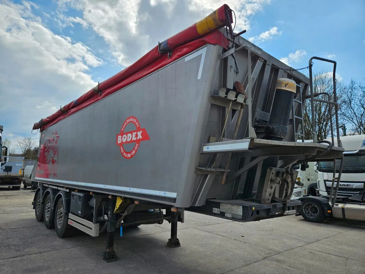 Bodex KIS3B 40m3 - Tipper semi-trailer: picture 2 Bodex KIS3B 40m3 - Tipper semi-trailer: picture 2