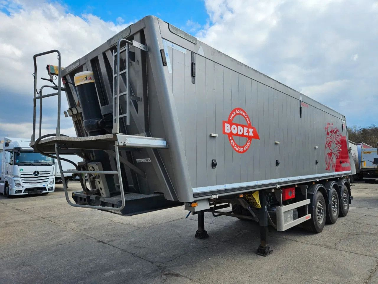 Bodex KIS3B 40m3 - Tipper semi-trailer: picture 1 Bodex KIS3B 40m3 - Tipper semi-trailer: picture 1