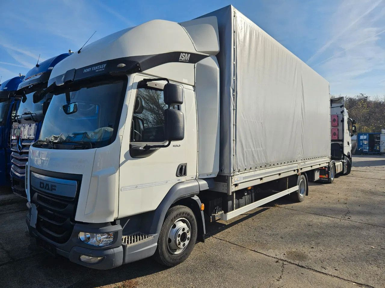 DAF LF 180 7.5 t - Curtainsider truck: picture 1 DAF LF 180 7.5 t - Curtainsider truck: picture 1