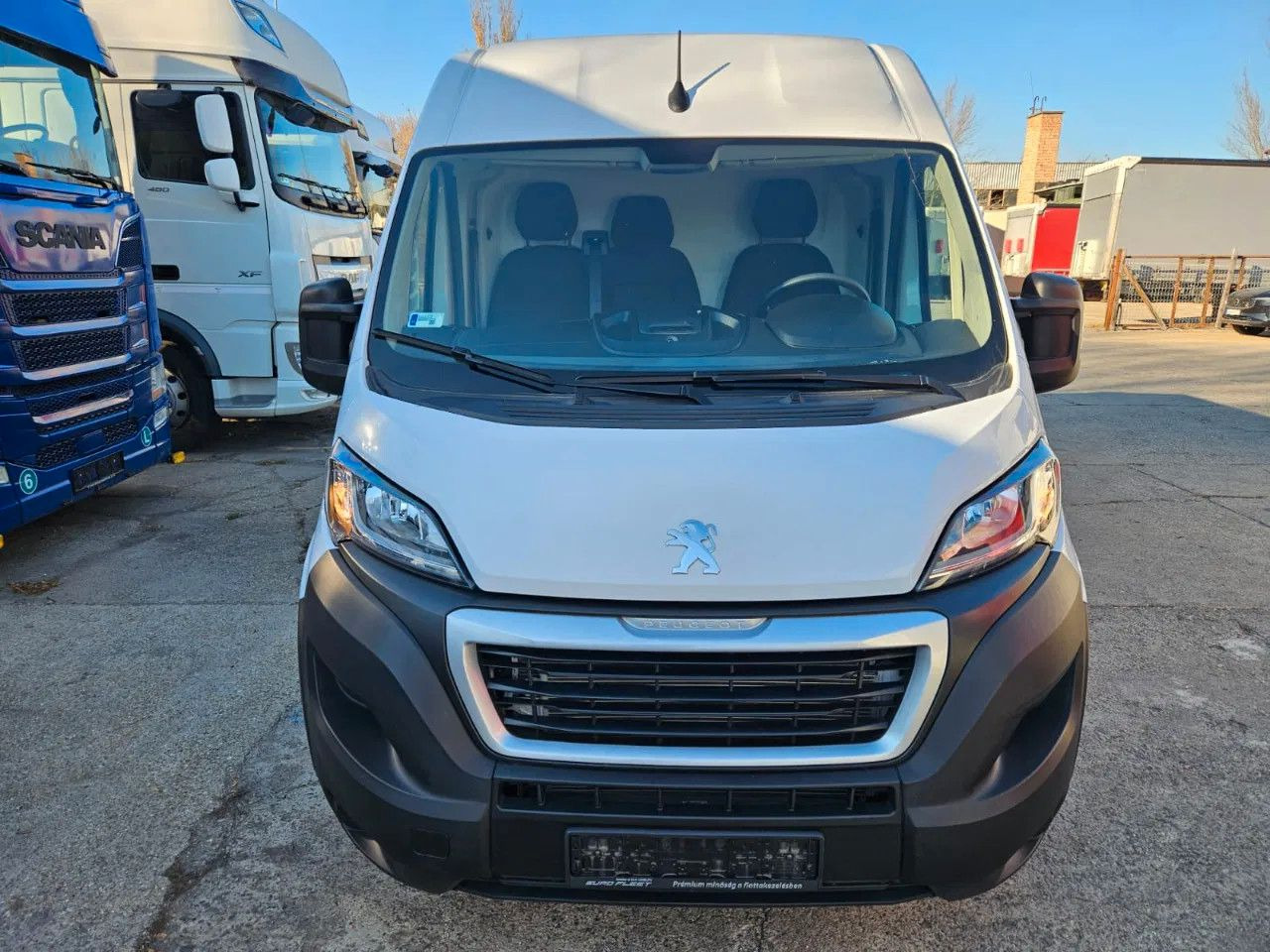 Peugeot Boxer Box 2.2 Premium FT 350 L3H2 Camera 2 units - Box van: picture 5 Peugeot Boxer Box 2.2 Premium FT 350 L3H2 Camera 2 units - Box van: picture 5