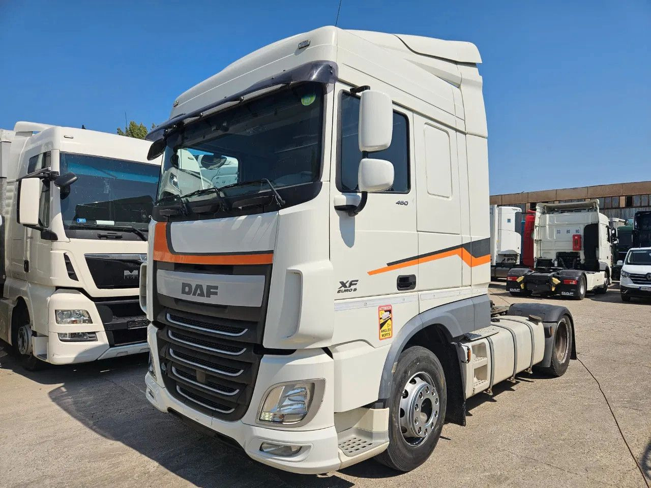 DAF XF 460 Space Cab Standklima 2 units - Tractor unit: picture 1 DAF XF 460 Space Cab Standklima 2 units - Tractor unit: picture 1