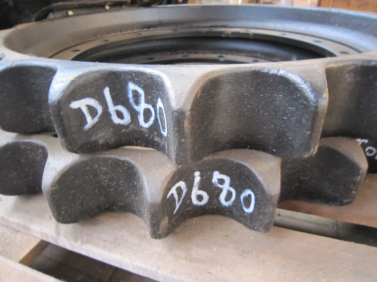 HANOMAG - Undercarriage parts for Bulldozer: picture 1 HANOMAG - Undercarriage parts for Bulldozer: picture 1