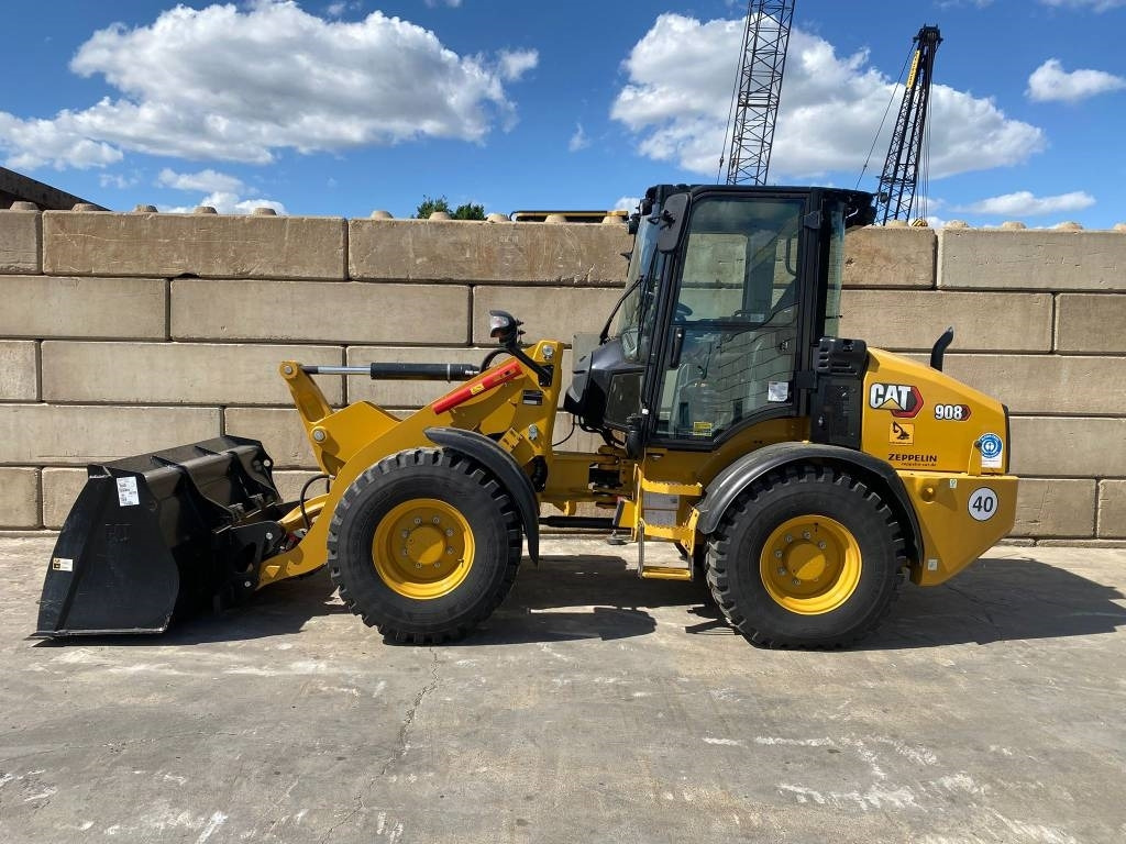 Wheel loader CAT 908-14A: picture 1