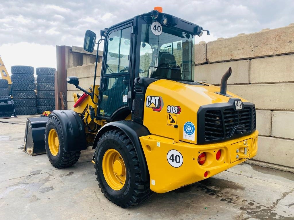 Wheel loader CAT 908-14a: picture 6